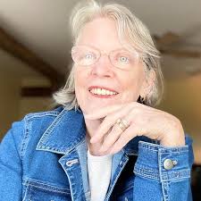 The 100th Thing about Caroline : Lowry, Lois: Amazon.co.uk: Books