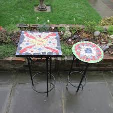 How To Make Mosaic Designs With Ceramic Tiles For Garden Tables Mosaic Table Top Ceramic Tile Crafts Mosaic Designs
