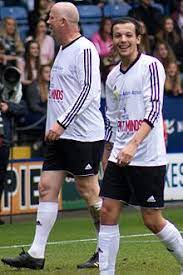 Louis tomlinson was born on december 24, 1991 in doncaster, england as louis troy austin. Louis Tomlinson Wikipedia