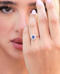 A sapphire that frames your brilliance perfectly 💙 . . . #jewelsouls  #jewelry #gold #diamond #womenjewelry #gold #earrings #rings