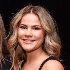 Deb Renner's Instagram, Twitter & Facebook