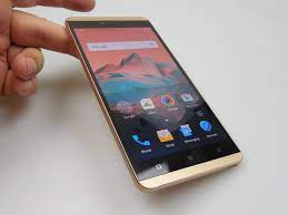 Smartphone-ul Allview V2 Viper X este ...