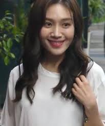 She has been dating actor jung kyung. Choi Hee Seo Wikipedia