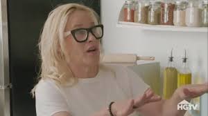 Celebrity IOU: Patricia Arquette helps longtime family friend Liz with full  kitchen and laundry room makeover