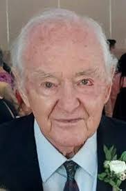 Austin Lyons's Instagram, Twitter & Facebook