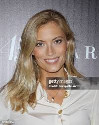 14 Jennifer Olsson Stock Photos, High-Res Pictures, and Images