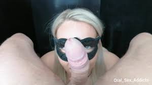 KikiJenna suce le sperme directement de la bite avec une paille! Alors  NASTY !