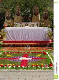 Panis angelicus fit panis hominum dat panis coelicus figuris terminum o res mirabilis. Altar Covered With Flowers For Corpus Christi Services In Neuotting Germany Stock Photo Image Of Services Procession 72023332