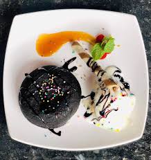 Berbicara bolu kukus, saat ini ada banyak sekali resep bolu kukus aneka rasa yang ada di indonesia. Resep Beng Beng Lava Cake Kukus Ekonomis Cukup 6 Bahan Saja