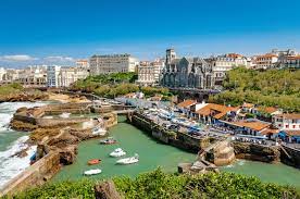 It is made up of a network of regional television services providing daily news programming and around ten hours of entertainment and cultural programming. Aquitaine History Culture Geography Map Britannica