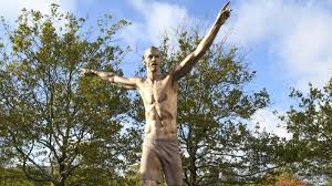 The temperature was pleasant at 17.3 degrees celsius or 63.21 fahrenheit. Fussball News Nach Einstieg Bei Hammarby Fans Beschadigen Ibra Statue