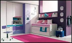 Eğer odayı birden fazla kişi kullanacaksa odanın hareket alanının arttırılması için ranzalı özel tasarım genç oda takımı tercih edilebilir. Kisiye Ozel Tasarim Genc Odalari 2020