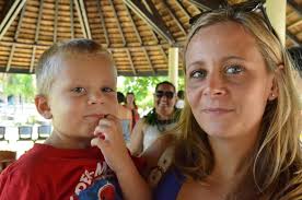 Mahina : "Sac album", la première opération pédagogique des parents  d'élèves de Fare Va'a