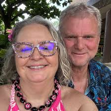 How to reduce odor from a 75 gallon aquarium?