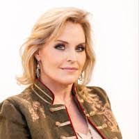 Kathleen Fay's Instagram, Twitter & Facebook