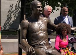 This new yorker cover portrait of george floyd is a powerful 'heartbreaker'. George Floyd Statue Finds A Newark Comfort Zone Insider Nj