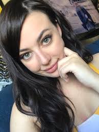 عصب العالم | من هي الممثلة الإباحية التي زارت إيران والعراق وسوريا