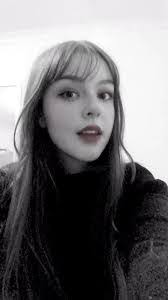 Annie Magee's Instagram, Twitter & Facebook