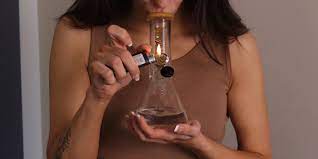 How To Clean Your Bong (10 Steps With Photos) - Cbd Oracle