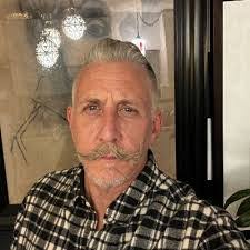 Jamie Ewing's Instagram, Twitter & Facebook