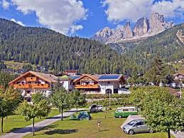 La val di fassa è il luogo ideale per le vostre vacanze proprio in ogni stagione! Campsite Miravalle Campitello Di Fassa Val Di Fassa Trentino Dolomites Official Website