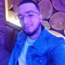 Que pensamos de la falda azul en Supergirl?