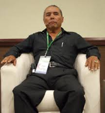 En el episodio reflekta, después de perderse la foto en grupo de la clase al quedar encerrada en el baño por culpa de chloé, es infectada por un akuma de hawk moth convirtiéndose en reflekta, una supervillana que convierte a la gente en copias de ella misma. Miguel Luna El Gorrion In Memoriam La Raiz Del Glifo