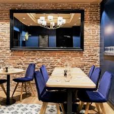 Bistro By Le Carpaccio A Toulouse Aranda Mas Idees Deco Pour L Interieur D Un Restaurant Avec De Gran Mobilier De Salon Miroir Avec Moulure Miroir Sans Cadre