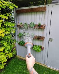 Super idee, wenn sie kleiner kinder haben , die ganz gern draußen spielen! Living Picknick Im Garten Der Perfekte Grune Rasen Starlights In The Kitchen