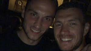 Rasim g arnautovic, minela arnautovich, rasim arnautovic, rasim arnauyovic, admir arnautovich, rasim arnautovich, sayma arnautovich. Source Ba Austrijanci Ljuti Sta Arnautovic Radi U Kafani Sa Dzekom