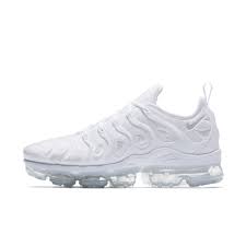Black And White Nikes Mens Nike Air Vapormax Plus Men S Shoe Nike Com In 2020 Nike Air Vapormax Nike Air Shoes Shoes Mens
