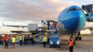 El Gobierno nacional eyectó a trabajadores de Intercargo y aeronáuticos señalan lavado de manos