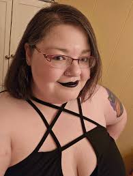 Im out of here... since its a no phone show. Here is my pre show selfie.  See you guys tomorrow... let's go experience the ritual of a Ghost show.  For those that