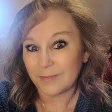 As seen in InStyle, October 2018. In just weeks, lashes look longer,  fuller, healthier! Anew Clinical Unlimited Lashes Serum, made with a unique  peptide blend and botanicals, is designed to dramatically enhance