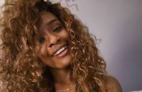 Deidra Roberts's Instagram, Twitter & Facebook