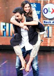 Ranbir Kapoor Gives Piggyback Ride To Deepika Padukone Deepika Padukone Ranbir Kapoor Bollywood Celebrities