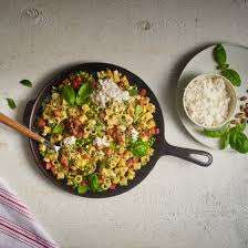 Recette De Pates Au Pesto Et A La Ricotta Fromages Saputo Recipe Vegetable Dishes Pesto Pasta Recipes Pasta Ingredients