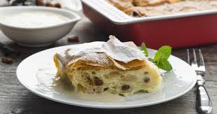 Glaubt Man Den Erzahlungen Dann Hat Diese Susse Versuchung Die In Wien Liebevoll Als Millirahmstrudel Bezeichnet W Milchrahmstrudel Rezepte Osterreich Essen