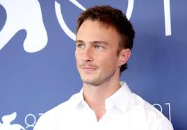 Daniel Craig, Drew Starkey & Luca Guadagnino arrive to the 'Queer'  photocall at the 81st Venice Film Festival. (September 3, 2024) : r/Fauxmoi