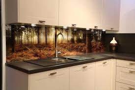 Pin By San On Backsplash Ideas Antique White Kitchen Cabinets Kitchen Splashback Antique White Kitchen