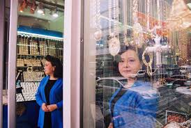 Today it is a global and diversified luxury brand with a product and services portfolio of jewels, watches, accessories. How This Nyc Jewelry Shop Became A Go To For Young People Around The World The Fader