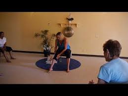 1 Hr Chair Yoga Class For Osteoarthritis Relief With Justine Shelton E Ryt500 Chair Yoga Restorative Yoga Yoga For Seniors