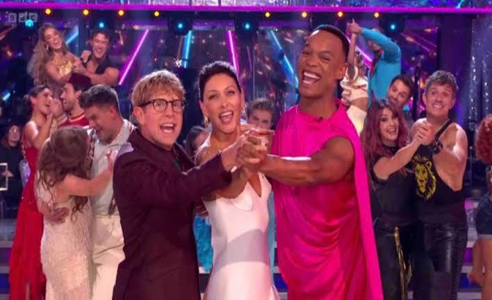 Strictly Come Dancing fans spot huge part of show has gone missing amid controversy over new presenters