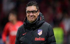 Mono burgos no figura entre los 500 artistas más apoyados o visitados de esta semana. Bomb El Mono Burgos Very Near Assuming As Coach Of A Historic Crew In Spain Memes Random
