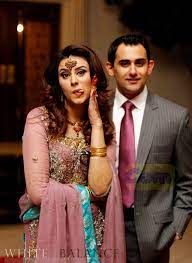Madiha is a young and stunning pakistani anchor and newscaster who is associated with this field for a long time and has got an opportunity to work with many popular news. Madiha Naqvi Wiki Age Husband Boyfriend Family Dramas Biography
