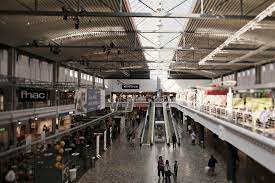 40,610 likes · 181 talking about this · 23,982 were here. 115 Enseignes A Votre Service Photo De Centre Commercial De Balexert Geneve Tripadvisor