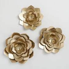A Trio Of Gilded Blooms Projects A Dimensional Effect On Your Wall With Layered Metal Petals Metal Flower Wall Decor Flower Wall Art Decor Metal Wall Flowers