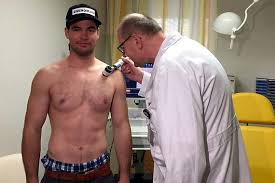 Mit einer sondergenehmigung hat vincent kriechmayr das . Vincent Kriechmayr Wirbt Fur Einen Gesundheitscheck