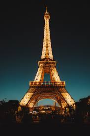 La guía de expedia de situada junto al río sena y en el parque campo de marte, la torre eiffel, de 323 metros de altura precio más bajo por noche encontrado en las últimas 24 horas para una estancia de 1 noche y 2. Torre Eiffel Durante La Noche Fotos De Stock Gratuitas