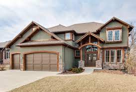 Green stucco is very popular and can work well on many different houses and building, if you choose the correct color combinations and, more importantly the right green. Everything You Need To Know About Stucco Inspections Guiding Light Home Inspections